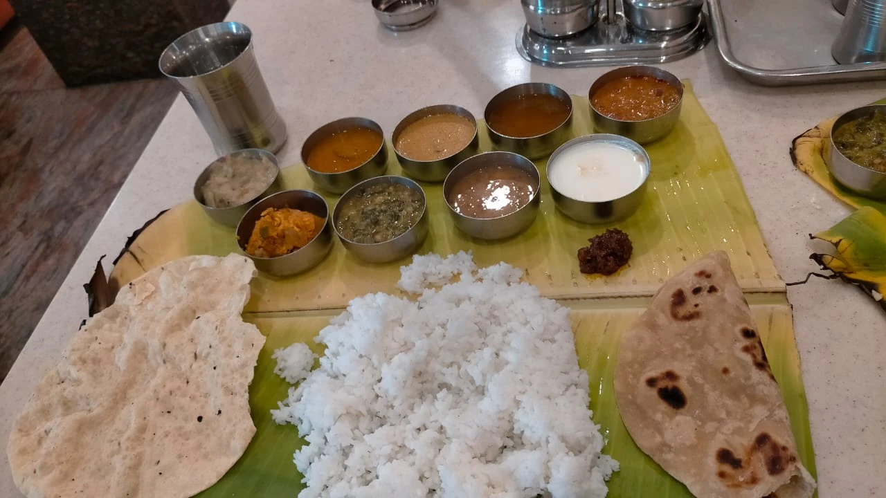 भारतीय भोजन की संतुलित थाली